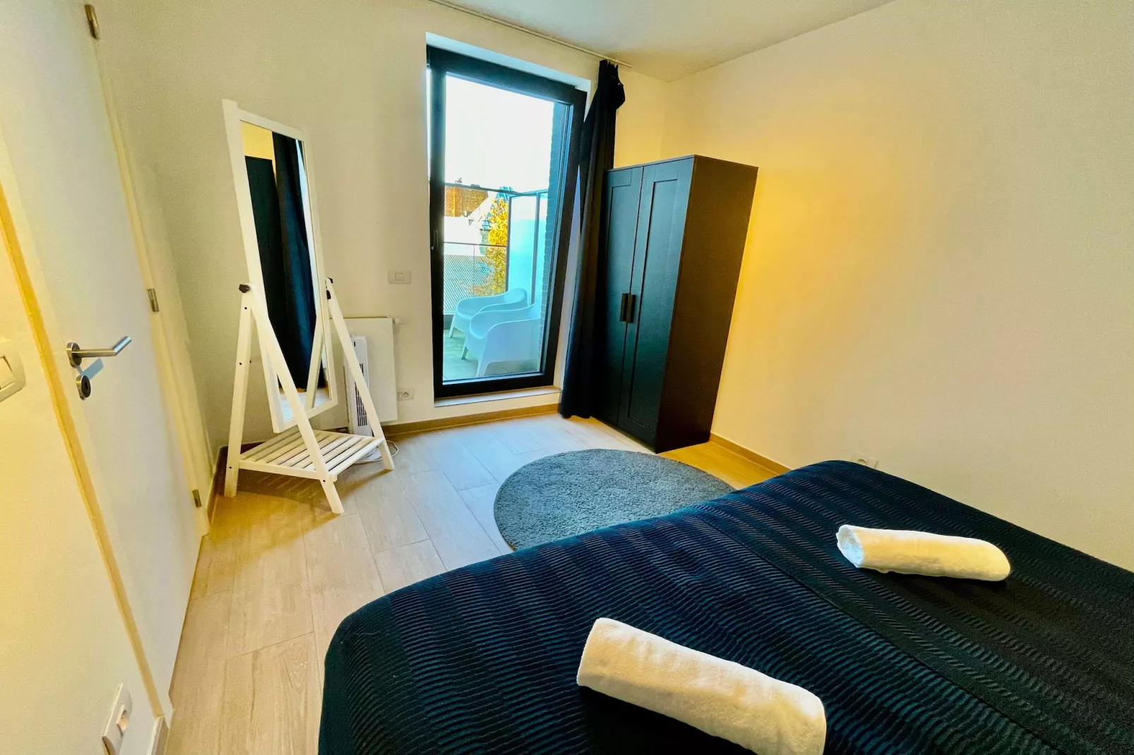 Modern 2BR 1/5 BA Near Diamond District by OneLuxStay - Chambre