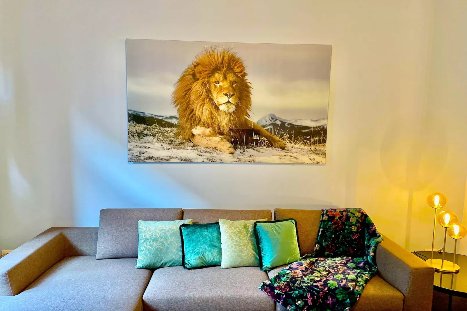 Luxury 2BR 2BA Near Fashion District by OneLuxStay - Salon