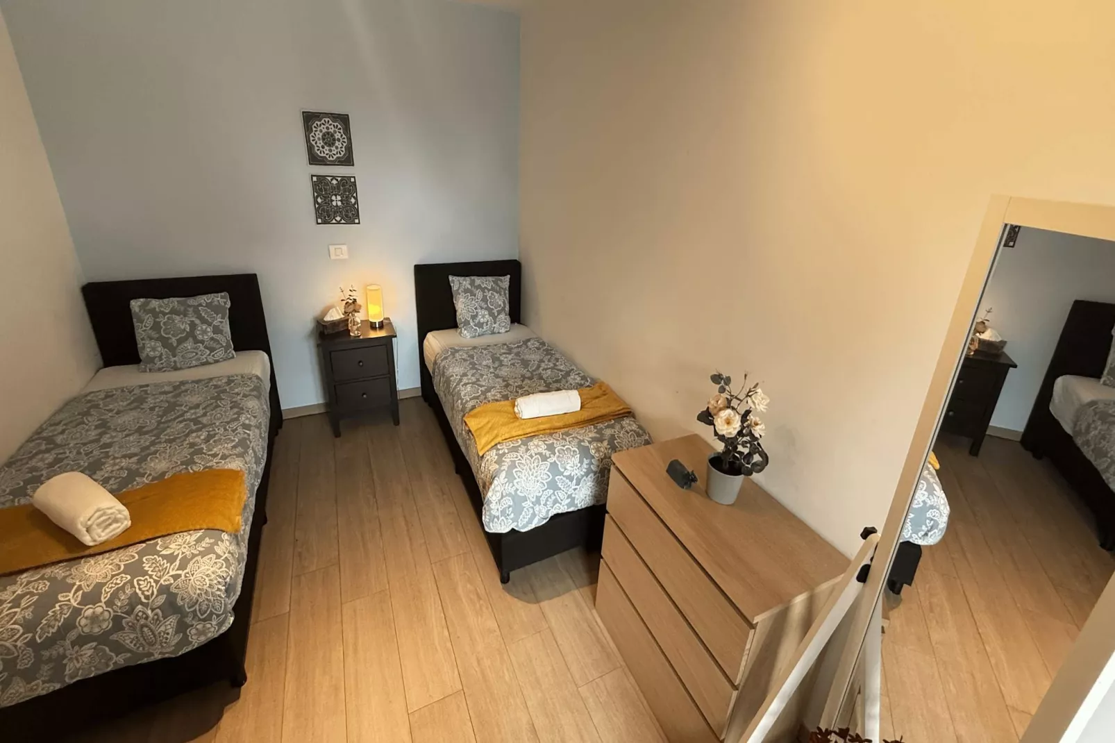 Spacious 3BR 25 BA Near Diamond District by OneLuxStay - Chambre