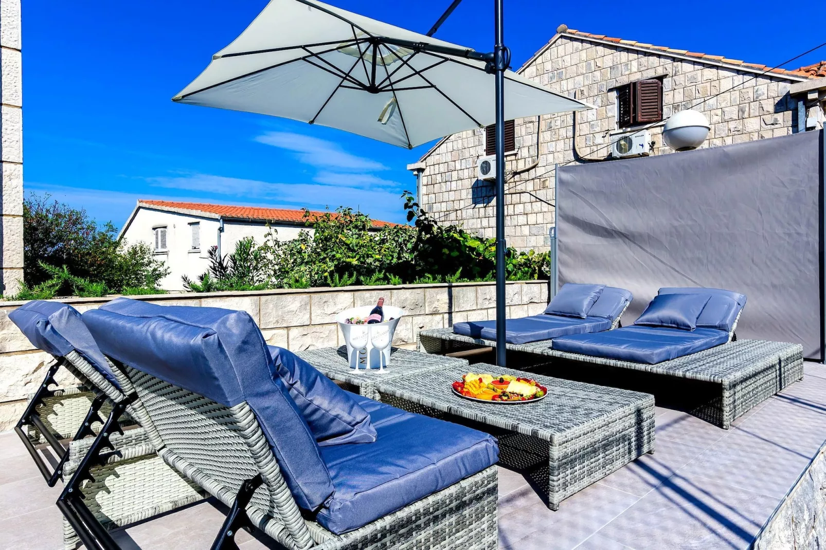 Villa Rustic stone - Terrasse/Balkon