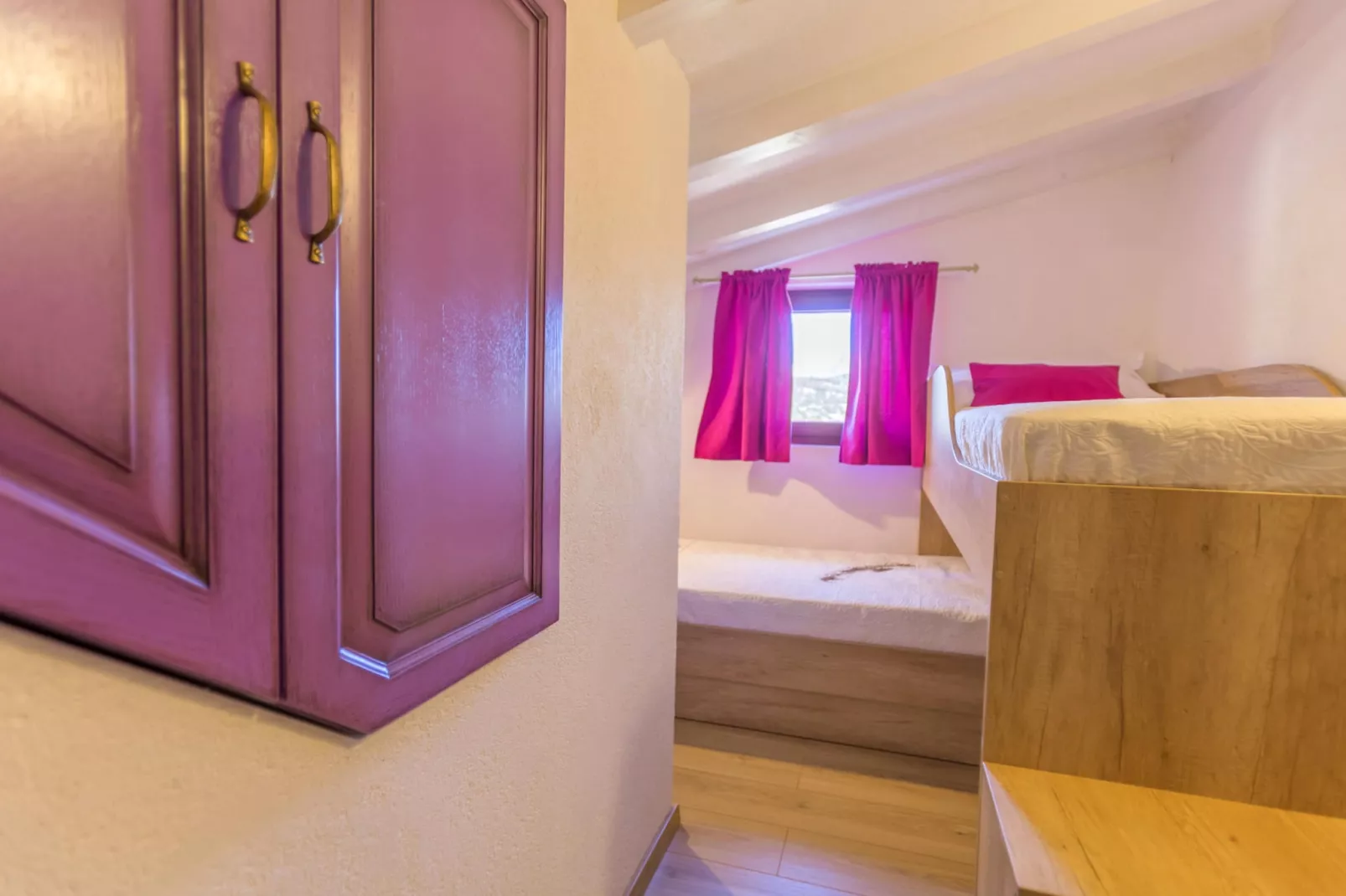 Rustic Villa Fragola with heated pool - Chambre