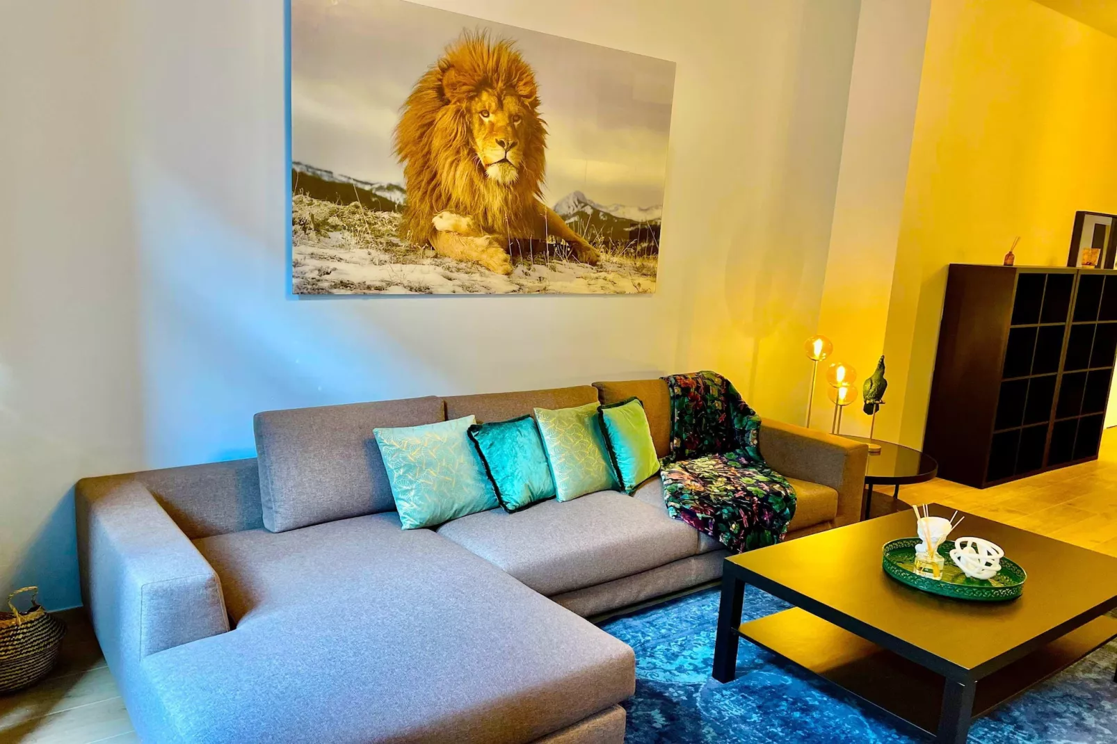 Luxury 2BR 2BA Near Fashion District by OneLuxStay - Salon