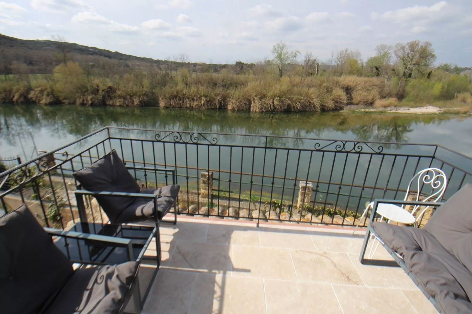 Maison Bellevue-Terrace balcony