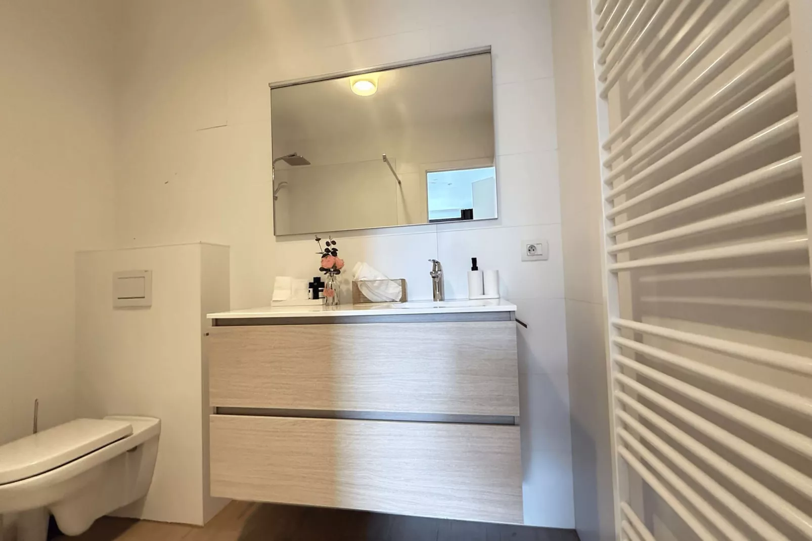 Spacious 3BR 25 BA Near Diamond District by OneLuxStay - Salle de bain