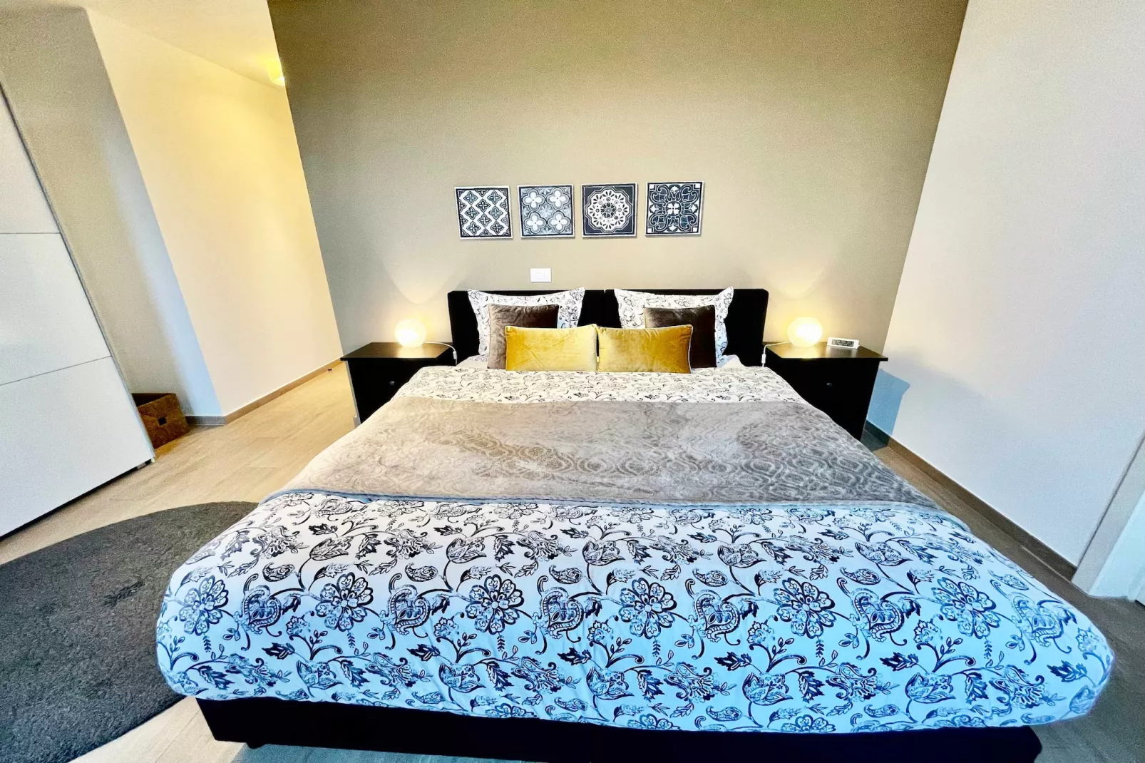 Modern 2BR Penthouse Near Diamond District by OneLuxStay - Chambre