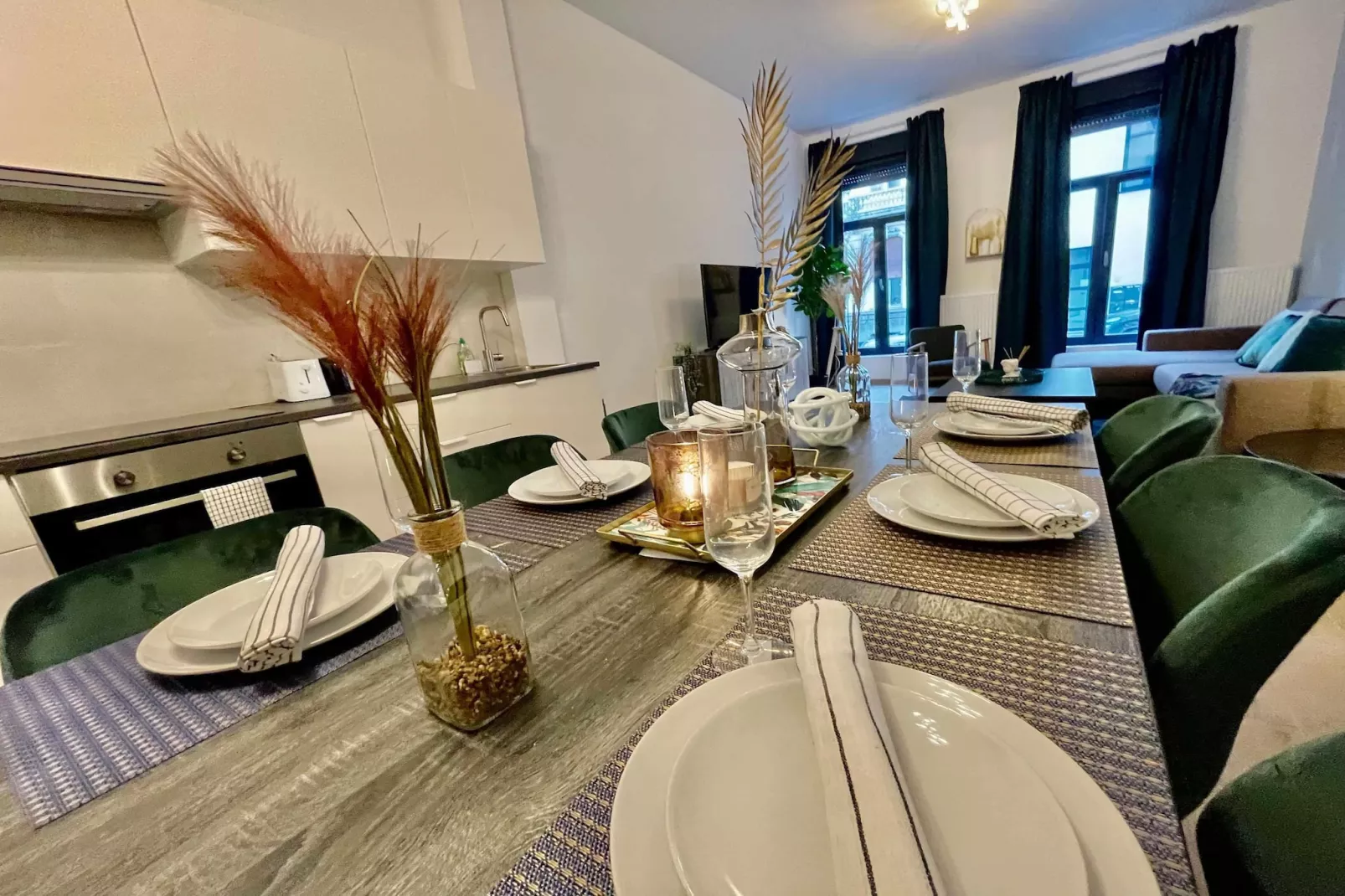 Luxury 2BR 2BA Near Fashion District by OneLuxStay - Salle à manger