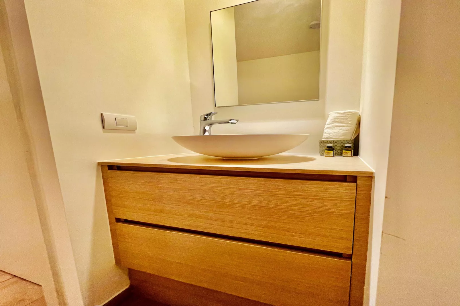 Modern 2BR Penthouse Near Diamond District by OneLuxStay - Salle de bain