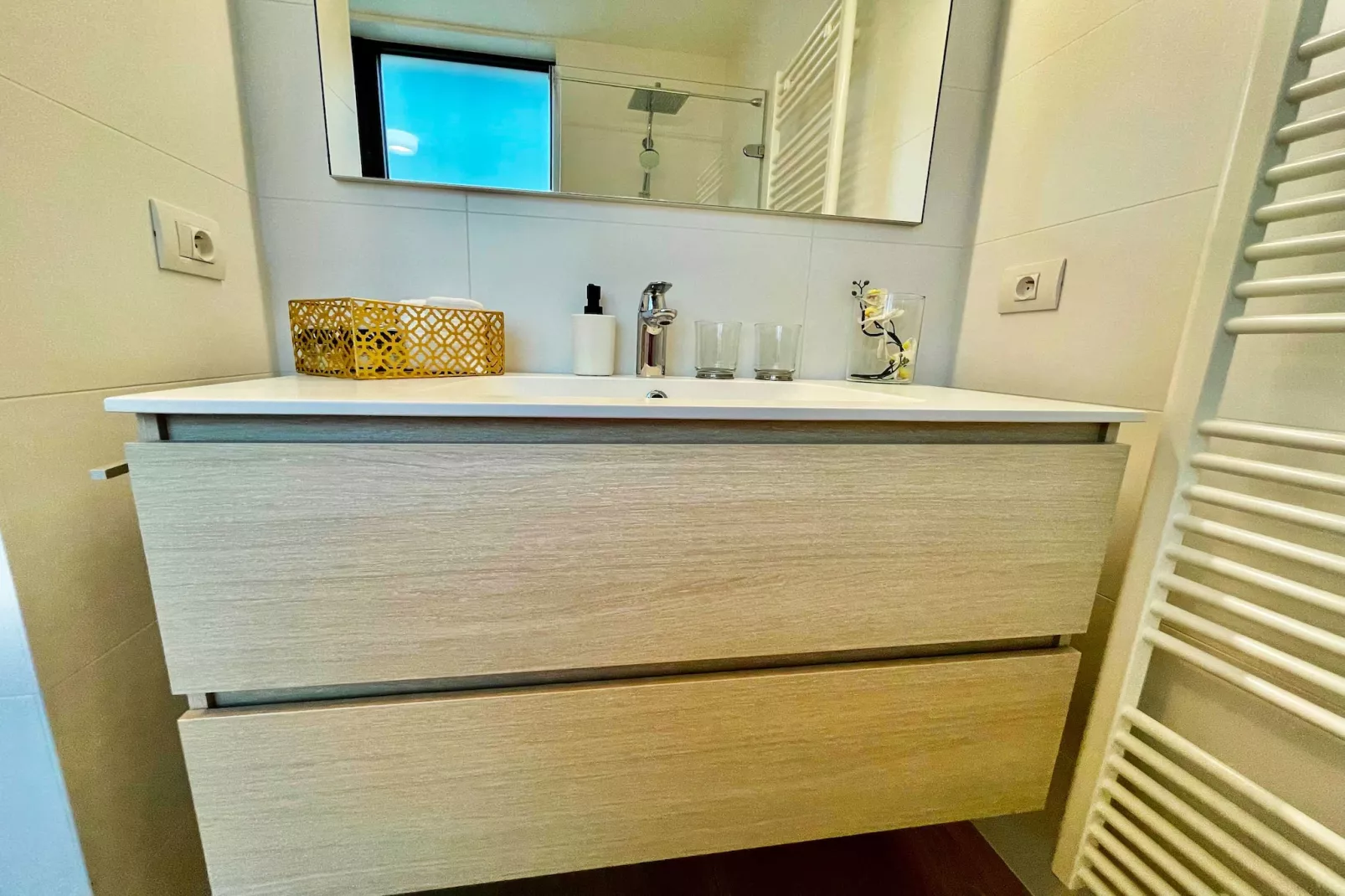 Modern 2BR Penthouse Near Diamond District by OneLuxStay - Salle de bain