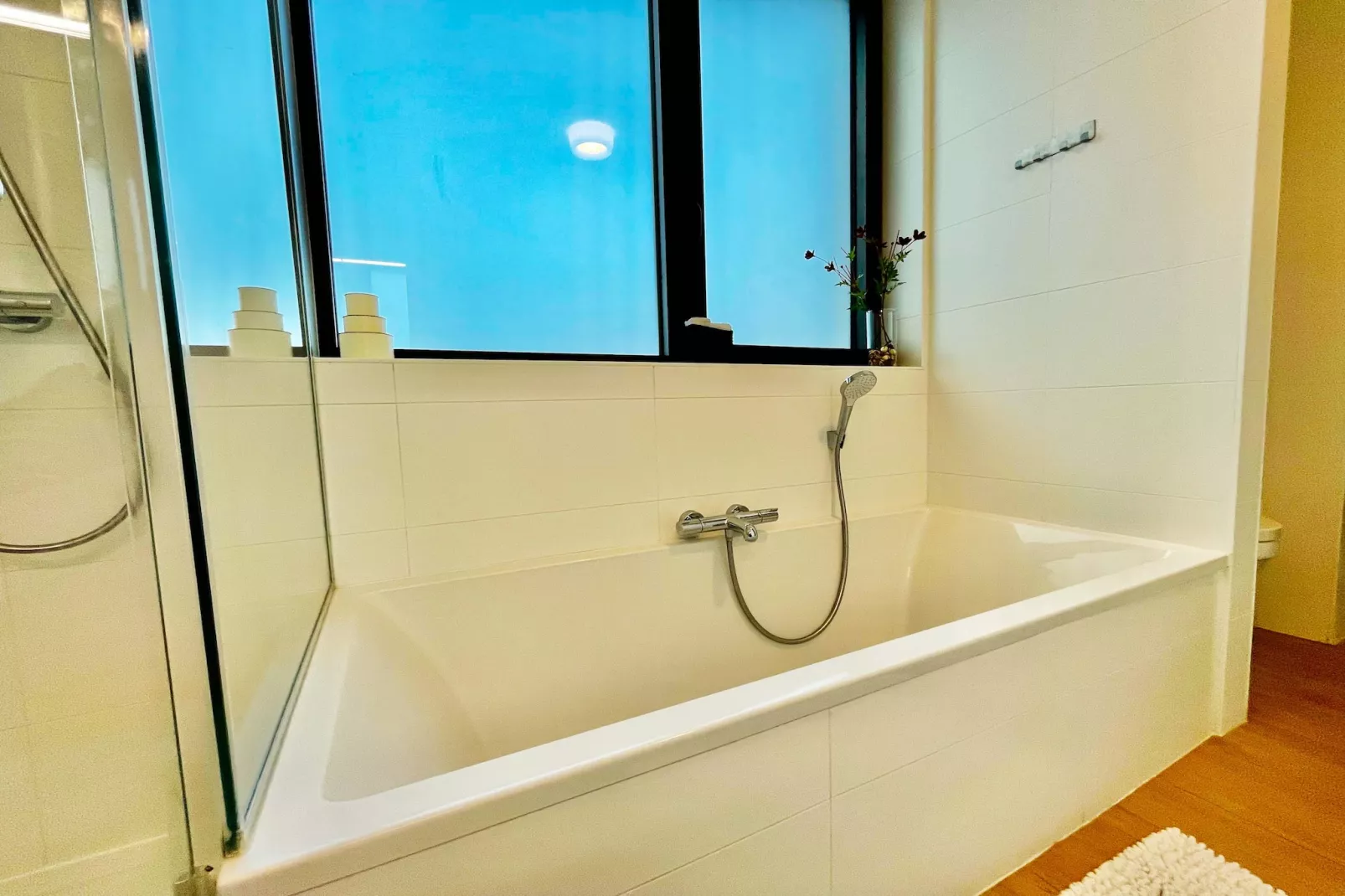 Modern 2BR Penthouse Near Diamond District by OneLuxStay - Salle de bain