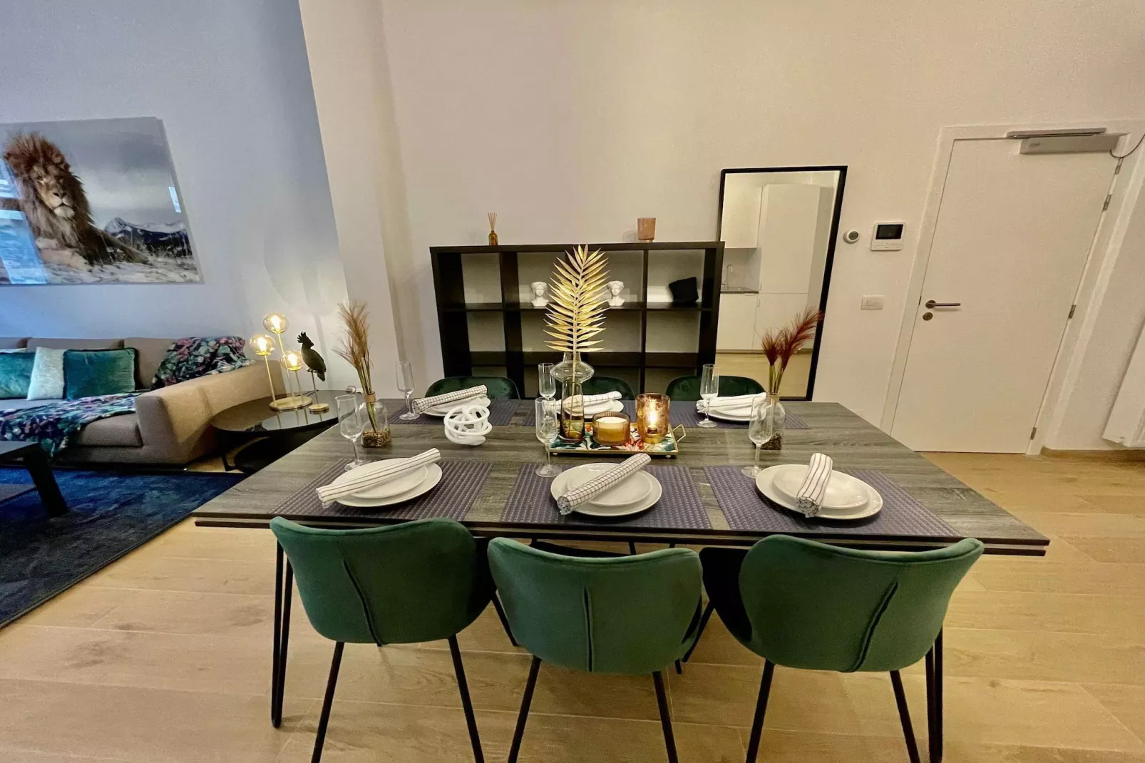 Luxury 2BR 2BA Near Fashion District by OneLuxStay - Salle à manger
