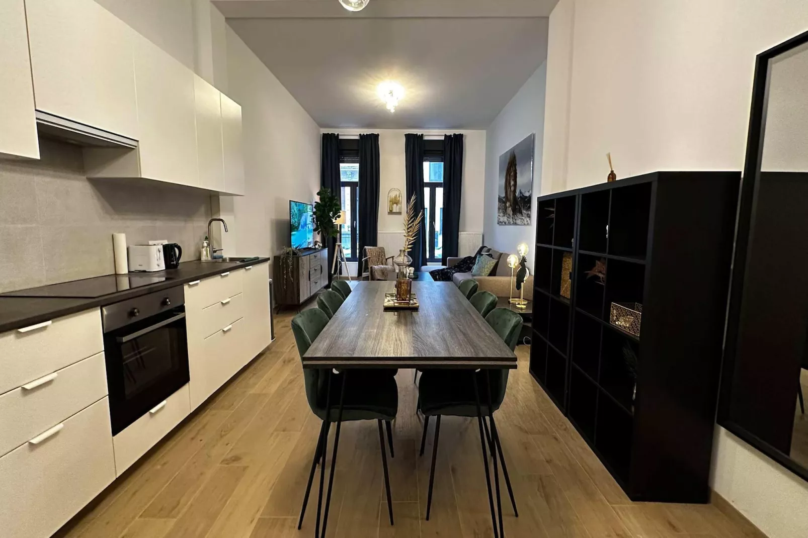 Luxury 2BR 2BA Near Fashion District by OneLuxStay - Salle à manger