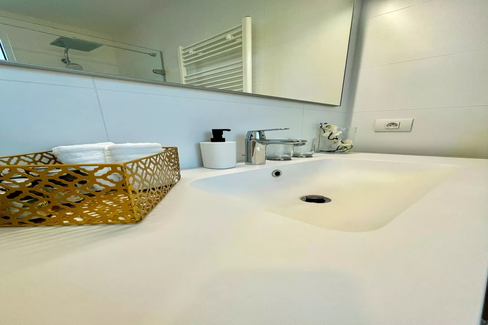 Modern 2BR Penthouse Near Diamond District by OneLuxStay - Salle de bain