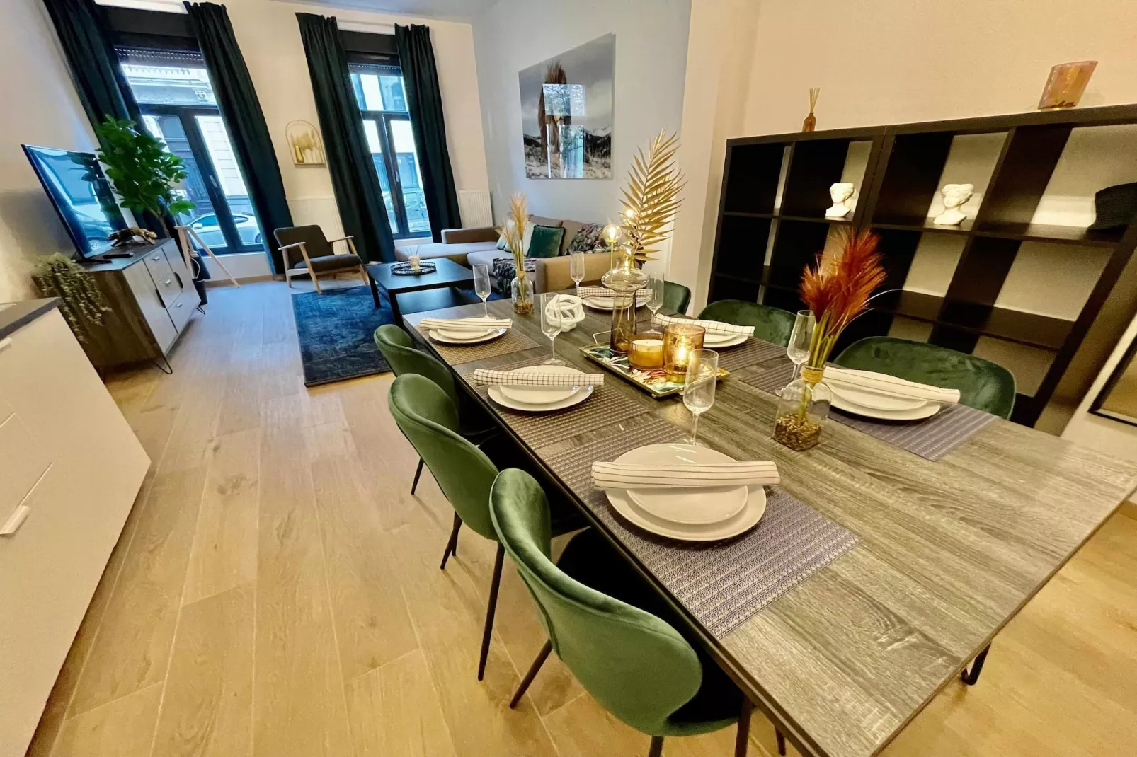 Luxury 2BR 2BA Near Fashion District by OneLuxStay - Salle à manger