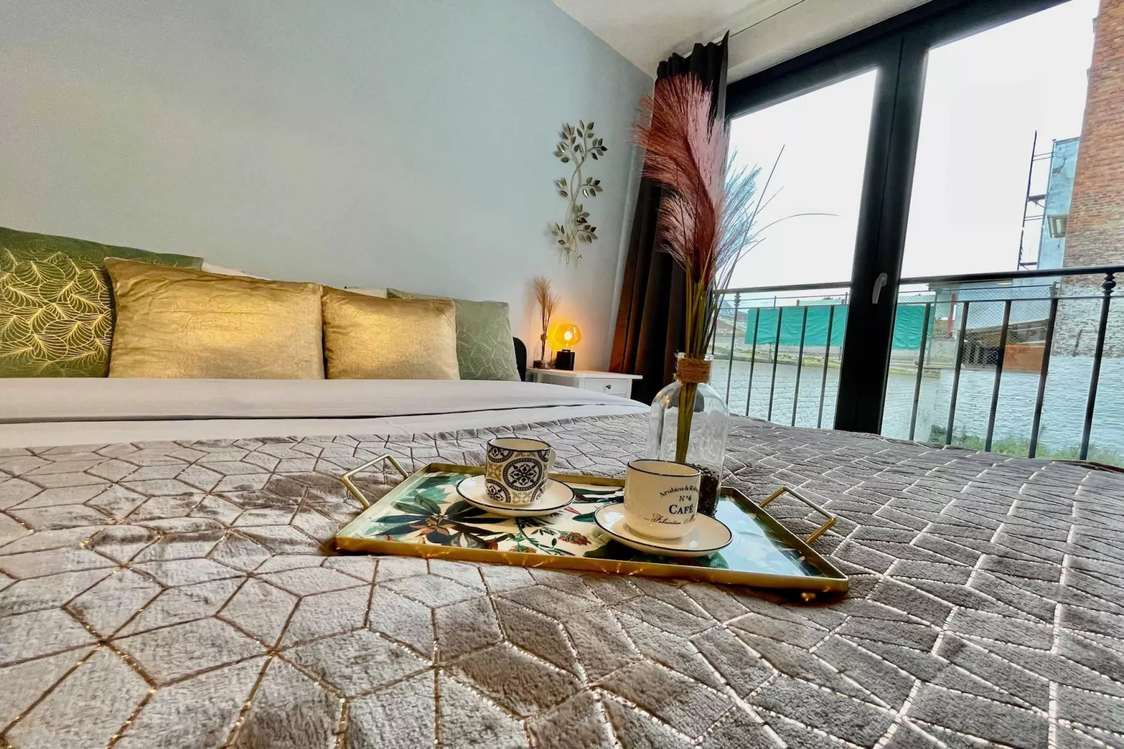 Luxury 2BR 2BA Near Fashion District by OneLuxStay - Chambre