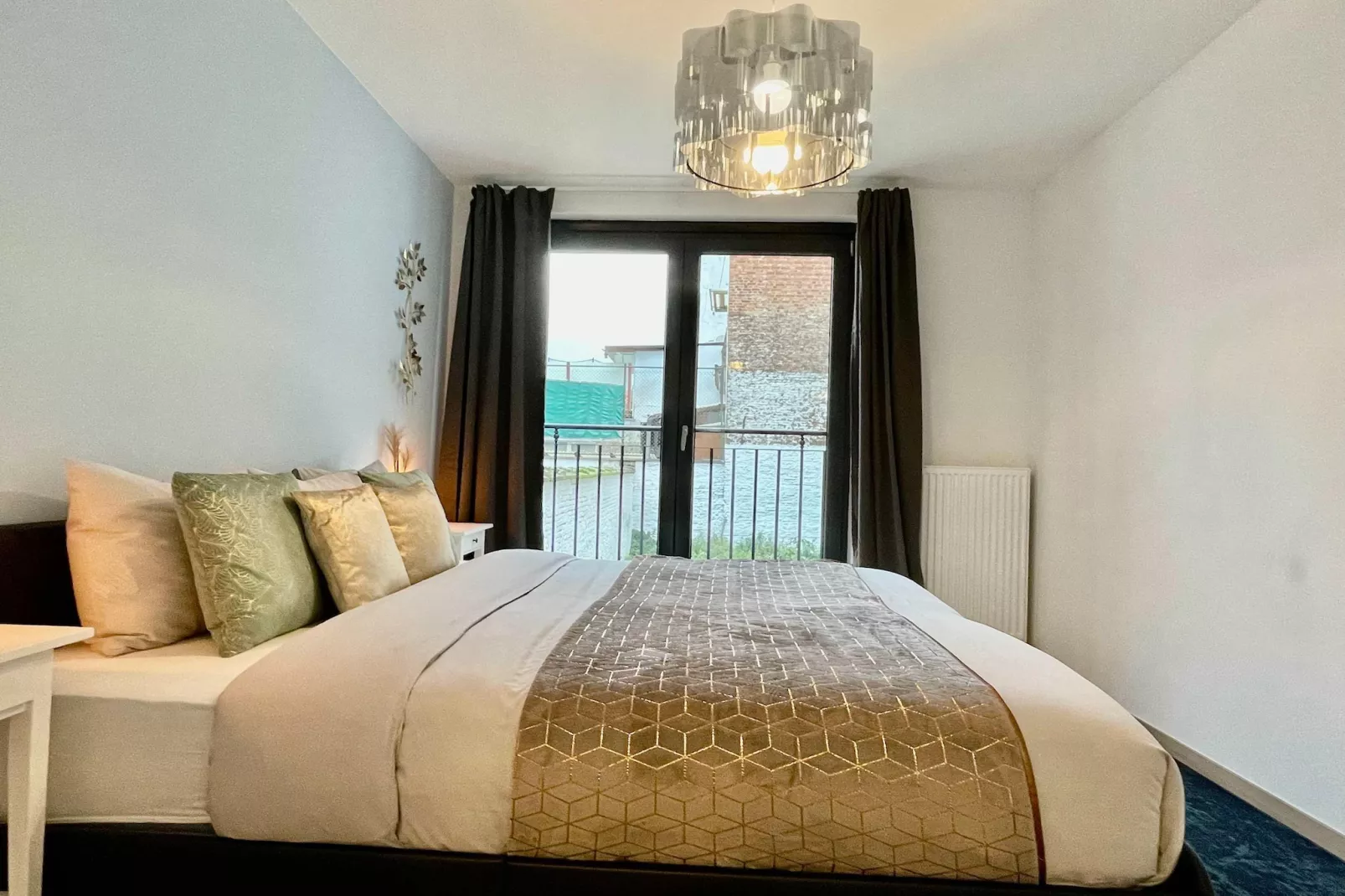 Luxury 2BR 2BA Near Fashion District by OneLuxStay - Chambre