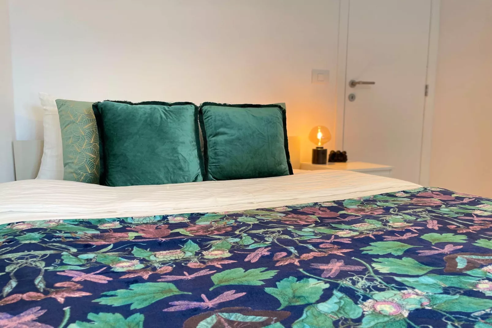 Luxury 2BR 2BA Near Fashion District by OneLuxStay - Chambre