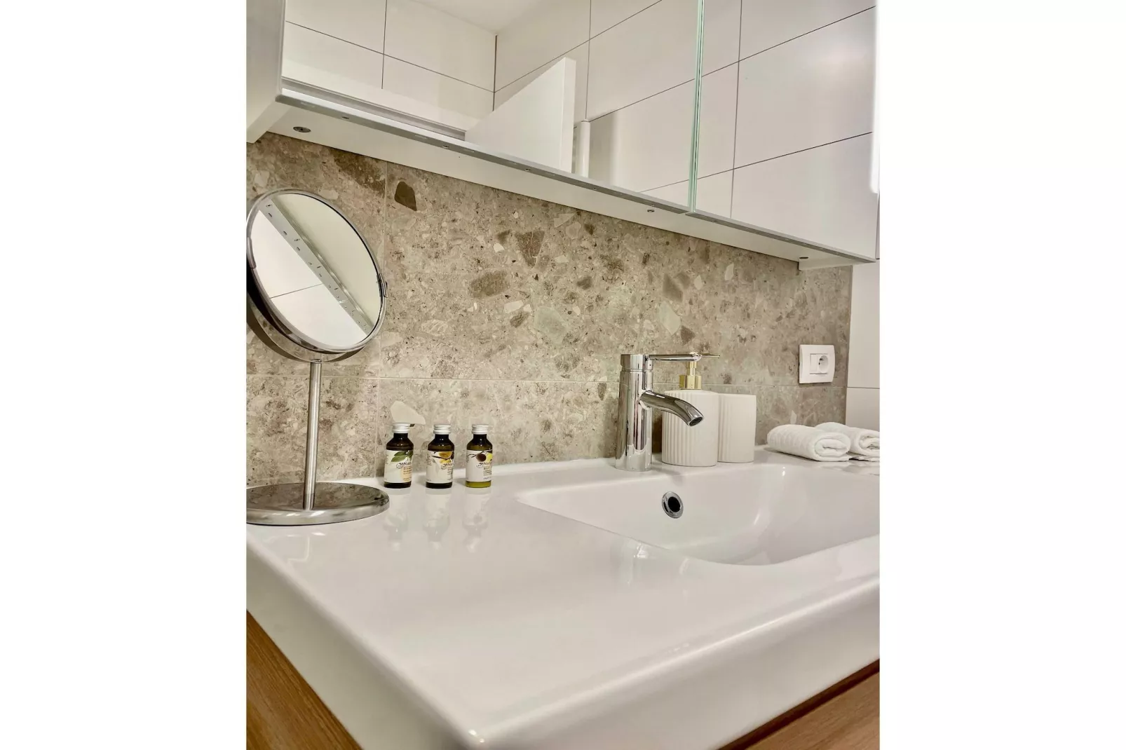 Luxury 2BR 2BA Near Fashion District by OneLuxStay - Salle de bain