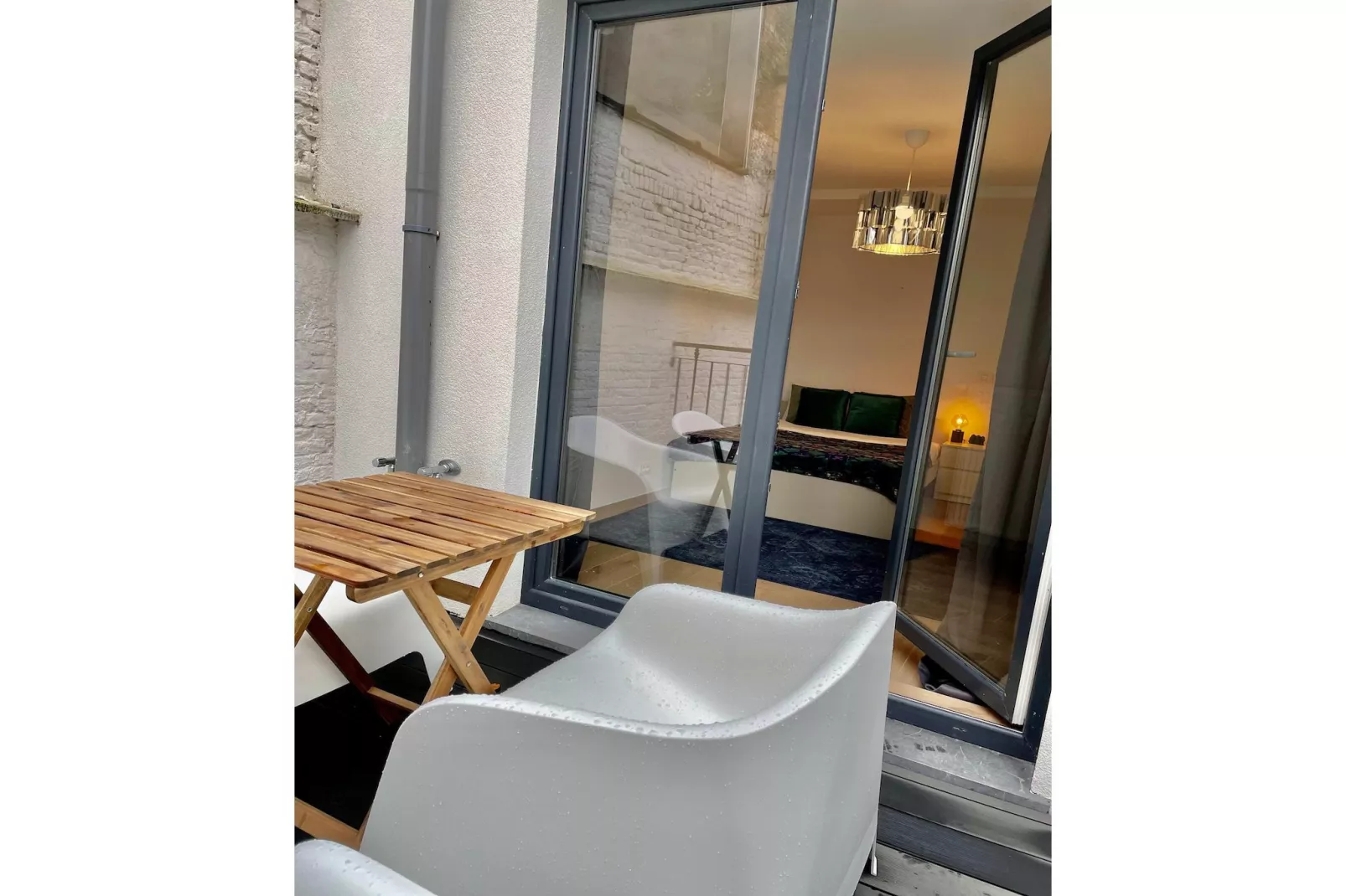 Luxury 2BR 2BA Near Fashion District by OneLuxStay - Ambiance