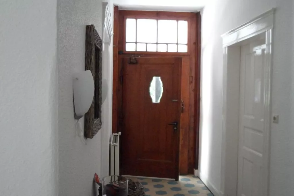 78243 - Hall & reception