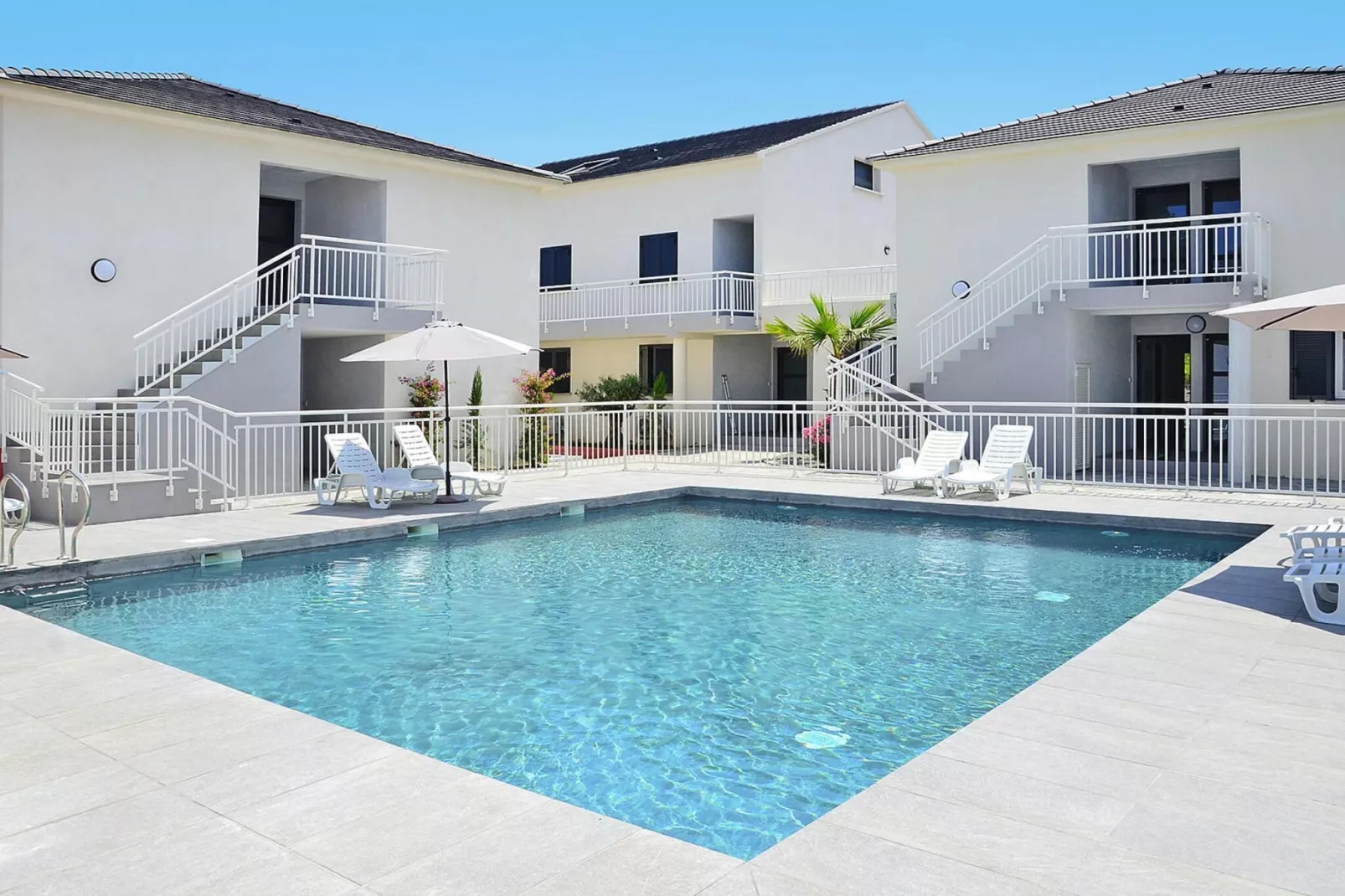 Residence Marea Resort Sainte Lucie-de-Moriani / Bungalow/4 - Schwimmbad