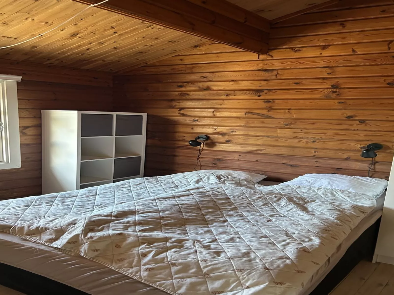 "Ernestine" - 500m to the fjord - Drinnen