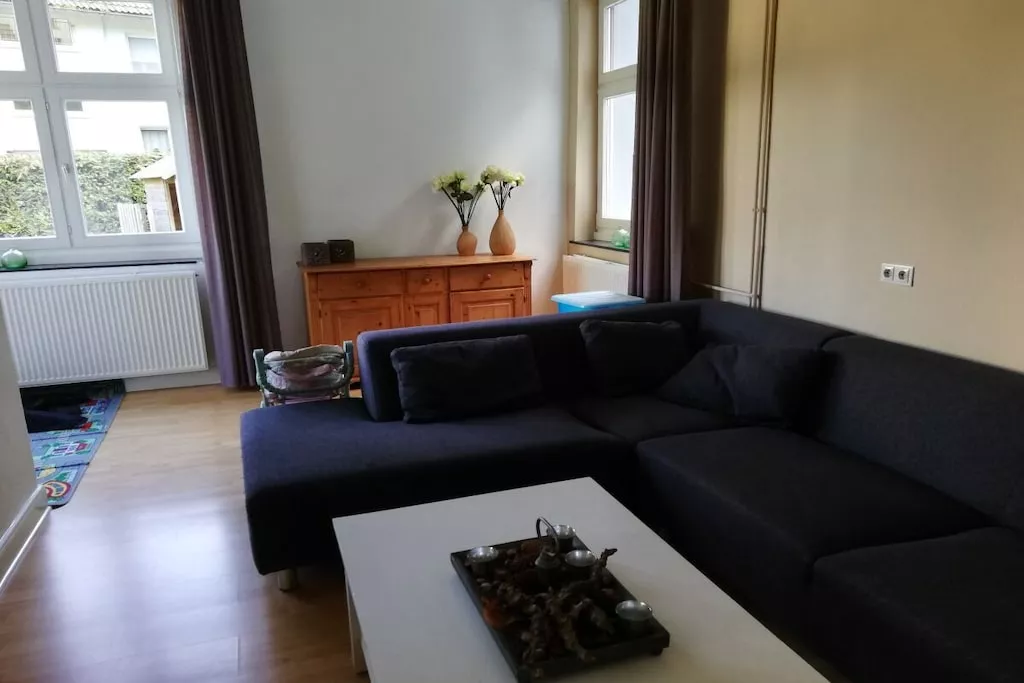 78243 - Living room