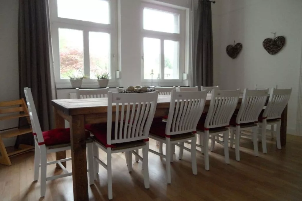 78243 - Dining room