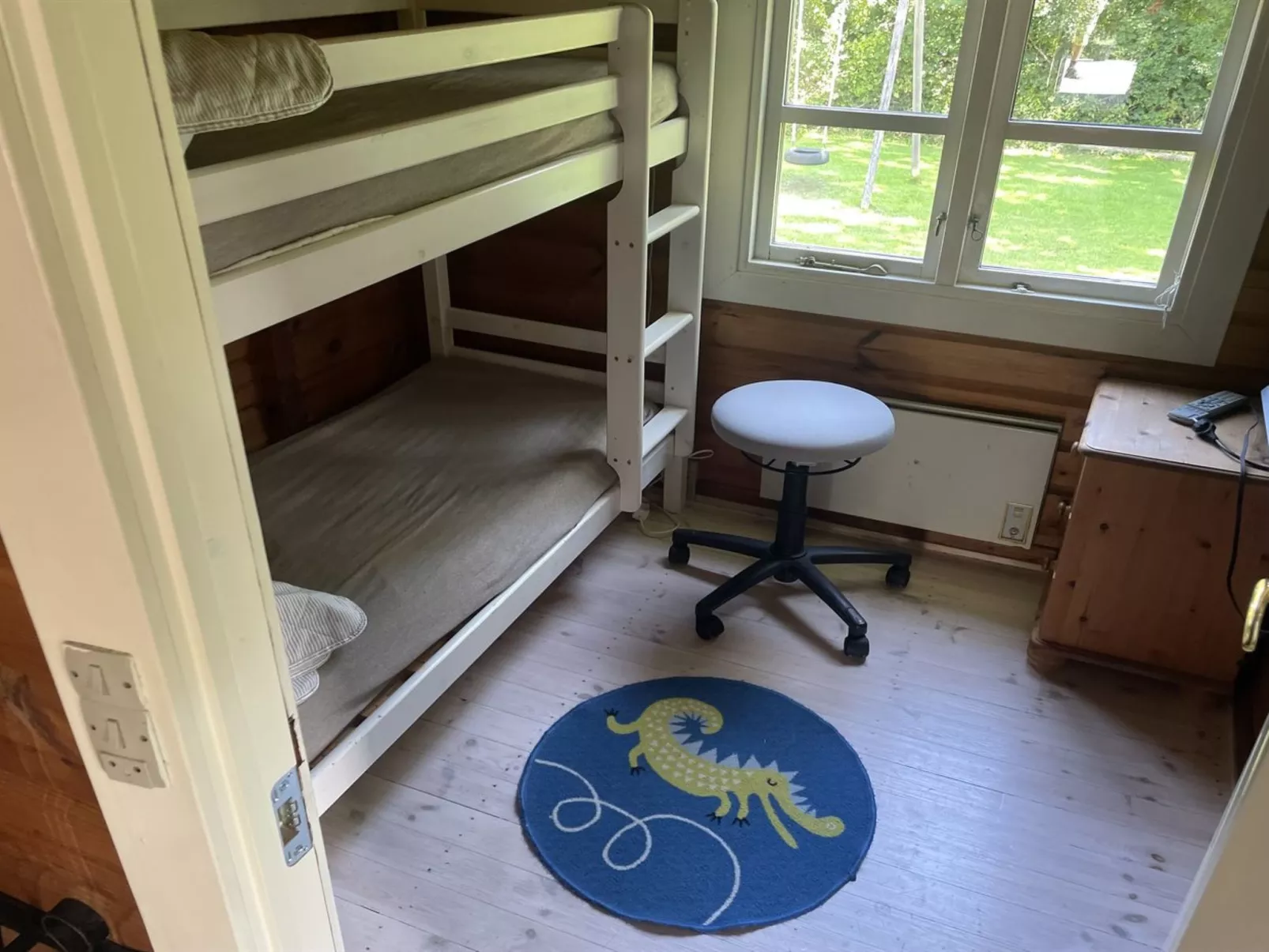 "Ernestine" - 500m to the fjord - Drinnen