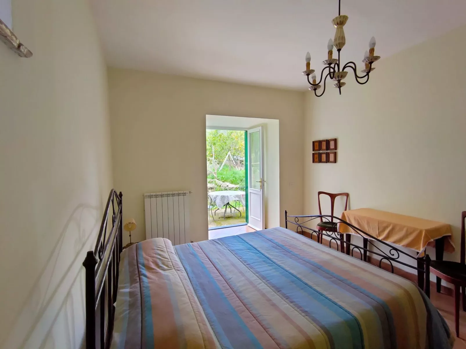 Zimmer mit Frühstück - Inside