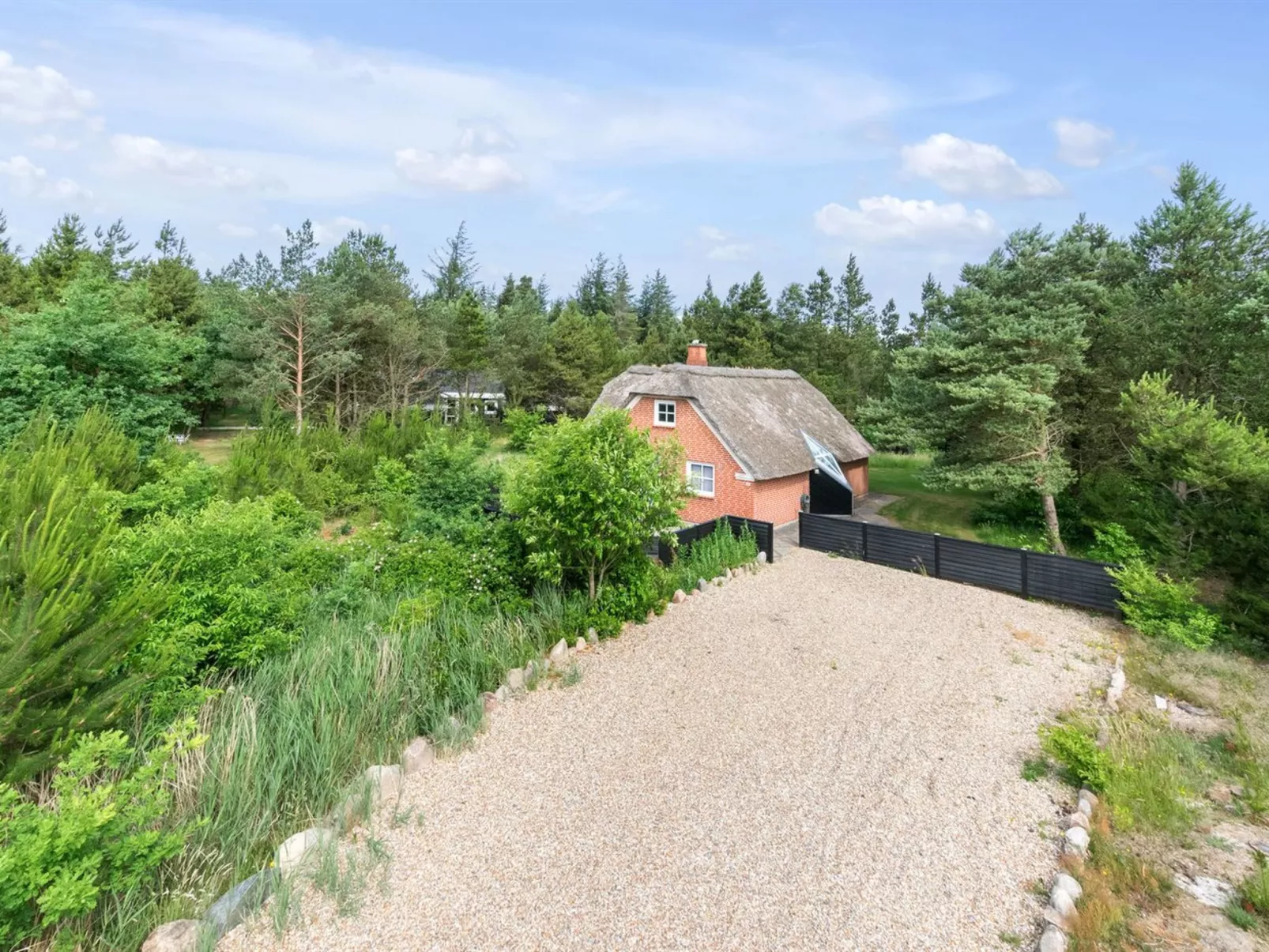 "Hunno" - 3km from the sea