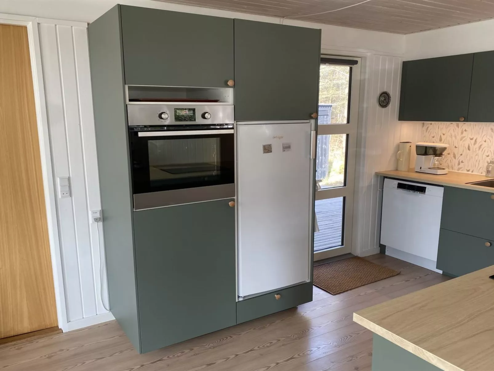 "Chrissie" - 150m from the sea - Inside