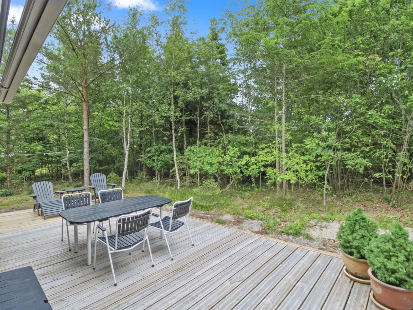 "Chrissie" - 150m from the sea - Outside