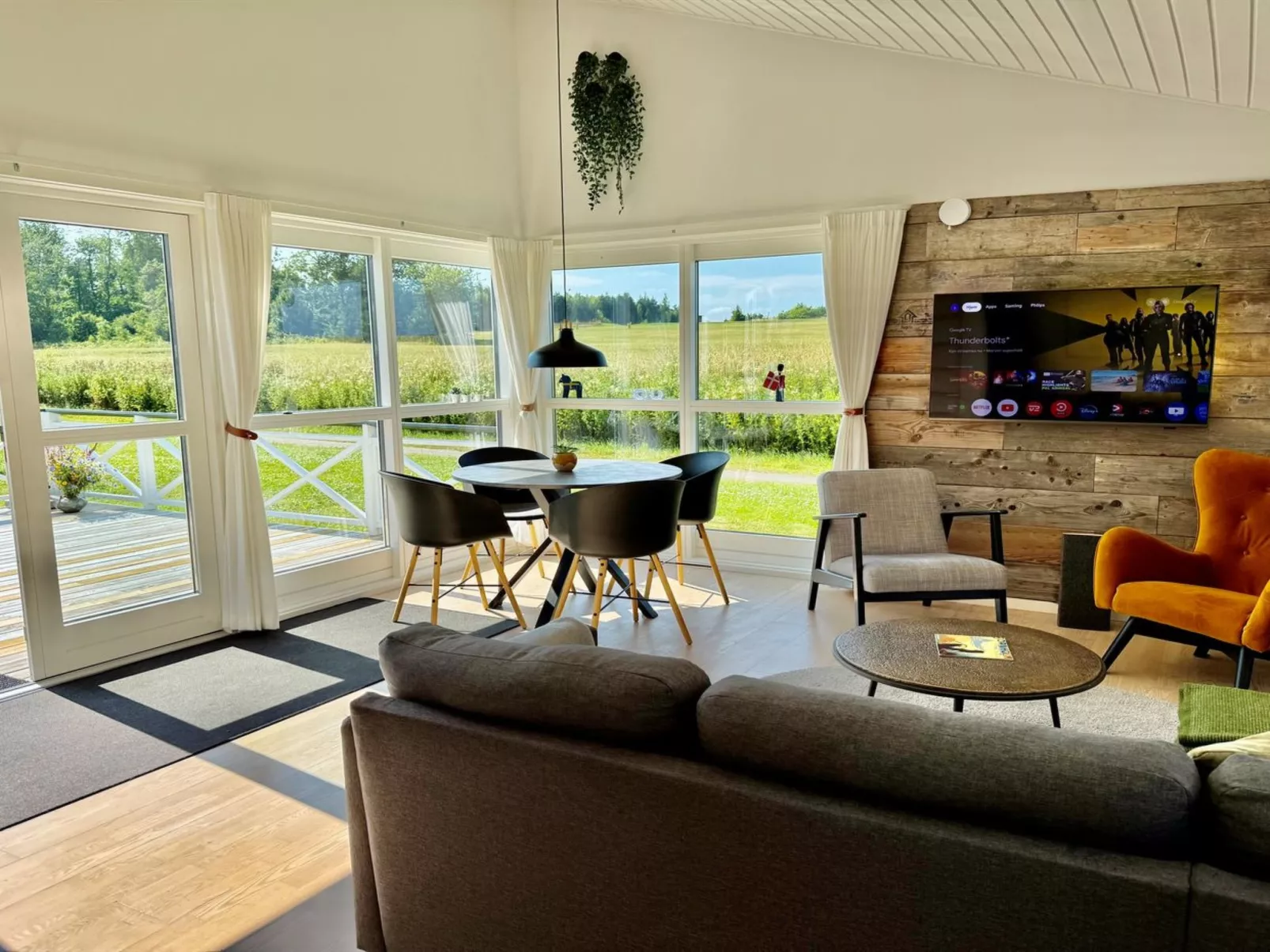 "Helemine" - 2.8km from the sea - Inside