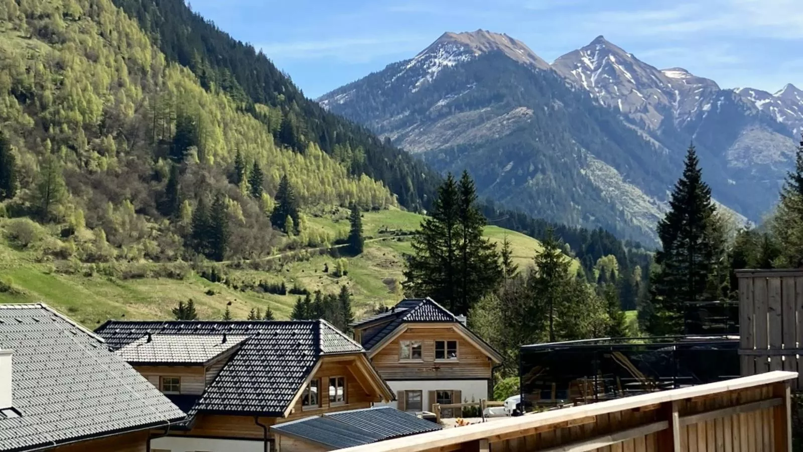 Ahorn Mountainlodge - Aussicht Sommer