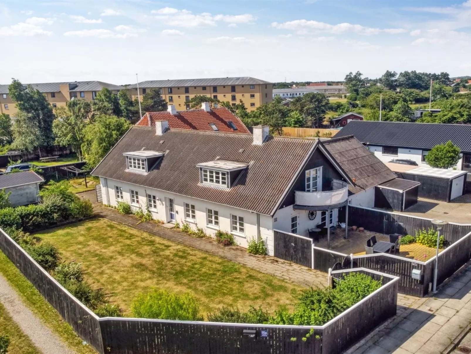 "Canan" - 1.6km from the sea - Outside