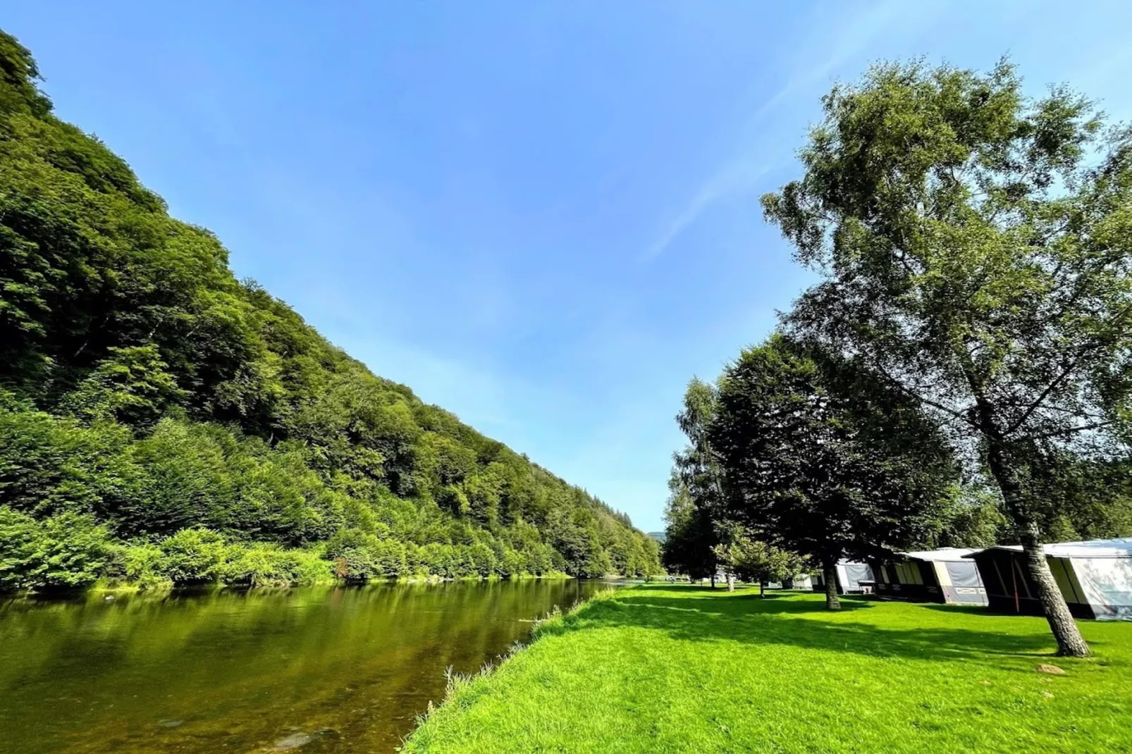 Le Randonneur - Areas within 1km in summer