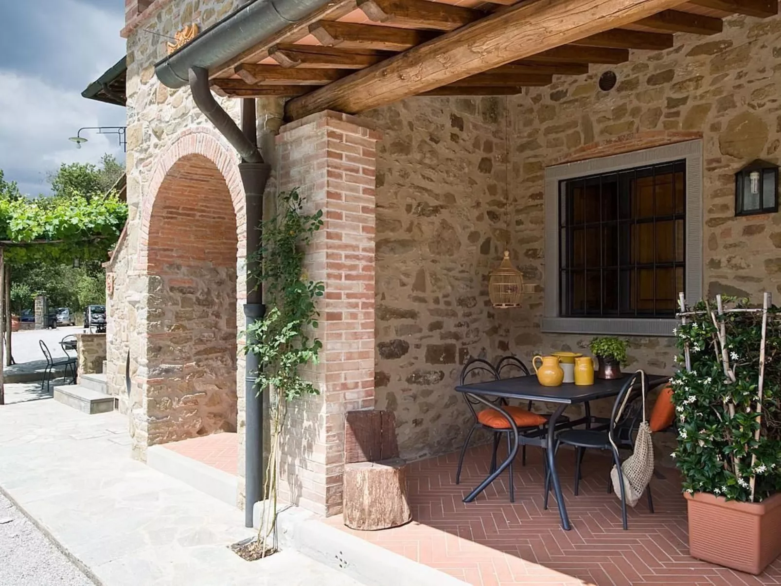 Wohnung in Bucine mit Großem Garten - Draußen