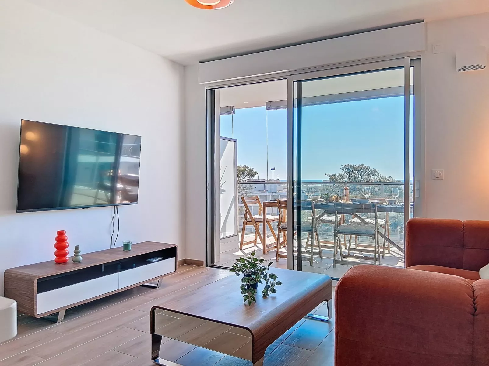 Seaside View - Inside