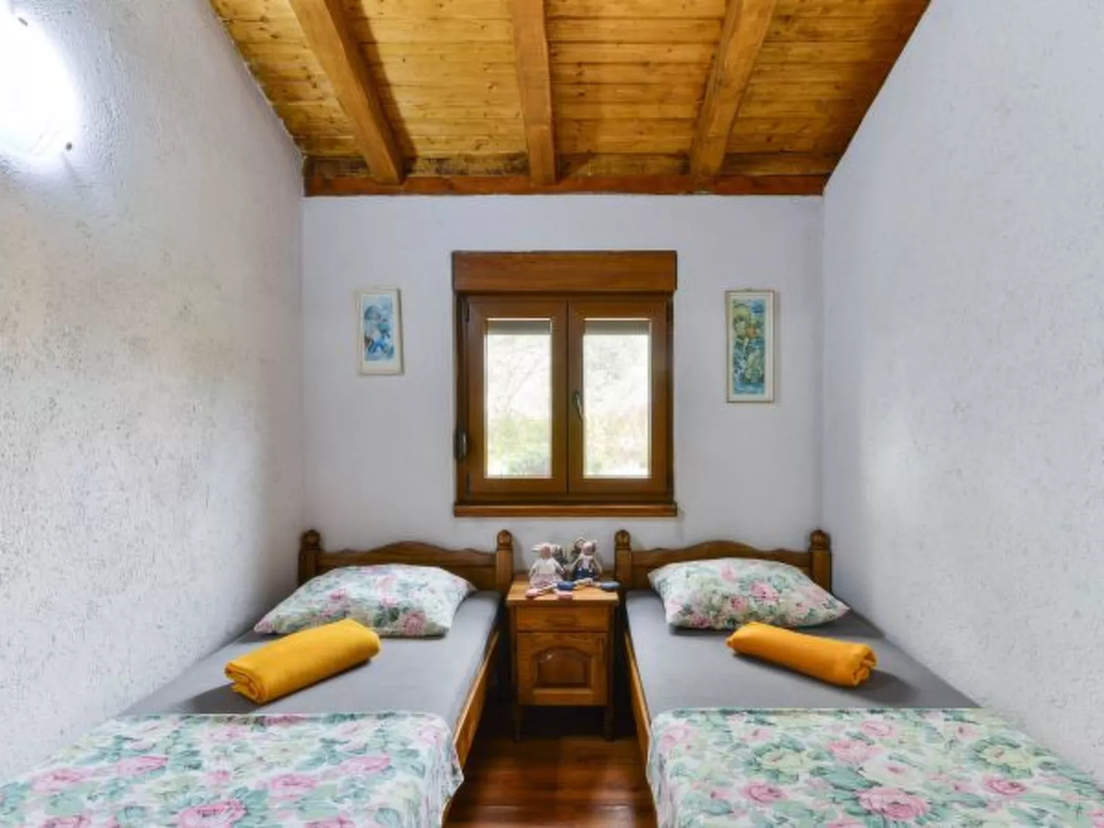 Villa Serena with pool - Image-tags.info