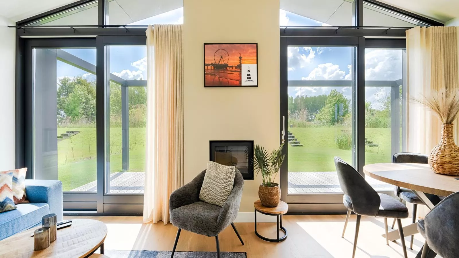 Strand - Living room