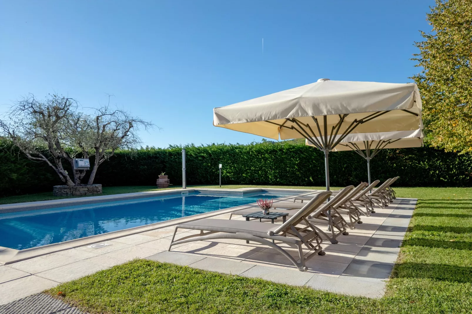 Otto a Loro Ciuffenna - Swimming pool