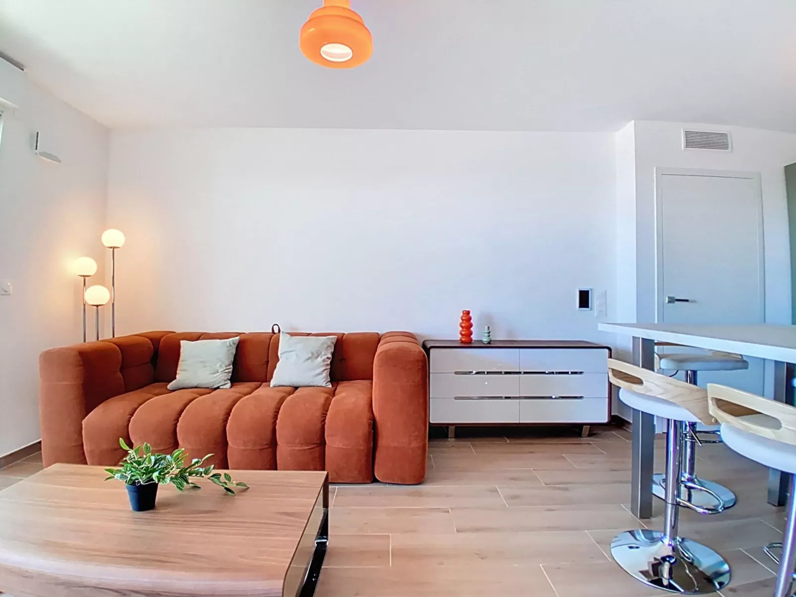 Seaside View - Inside