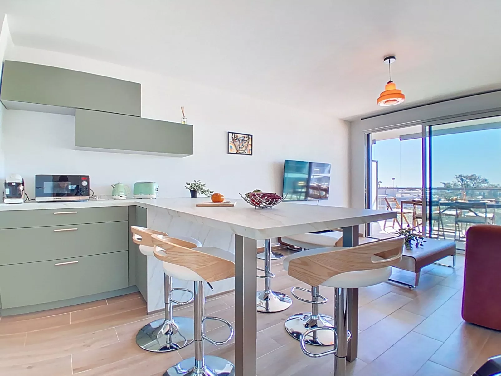 Seaside View - Inside