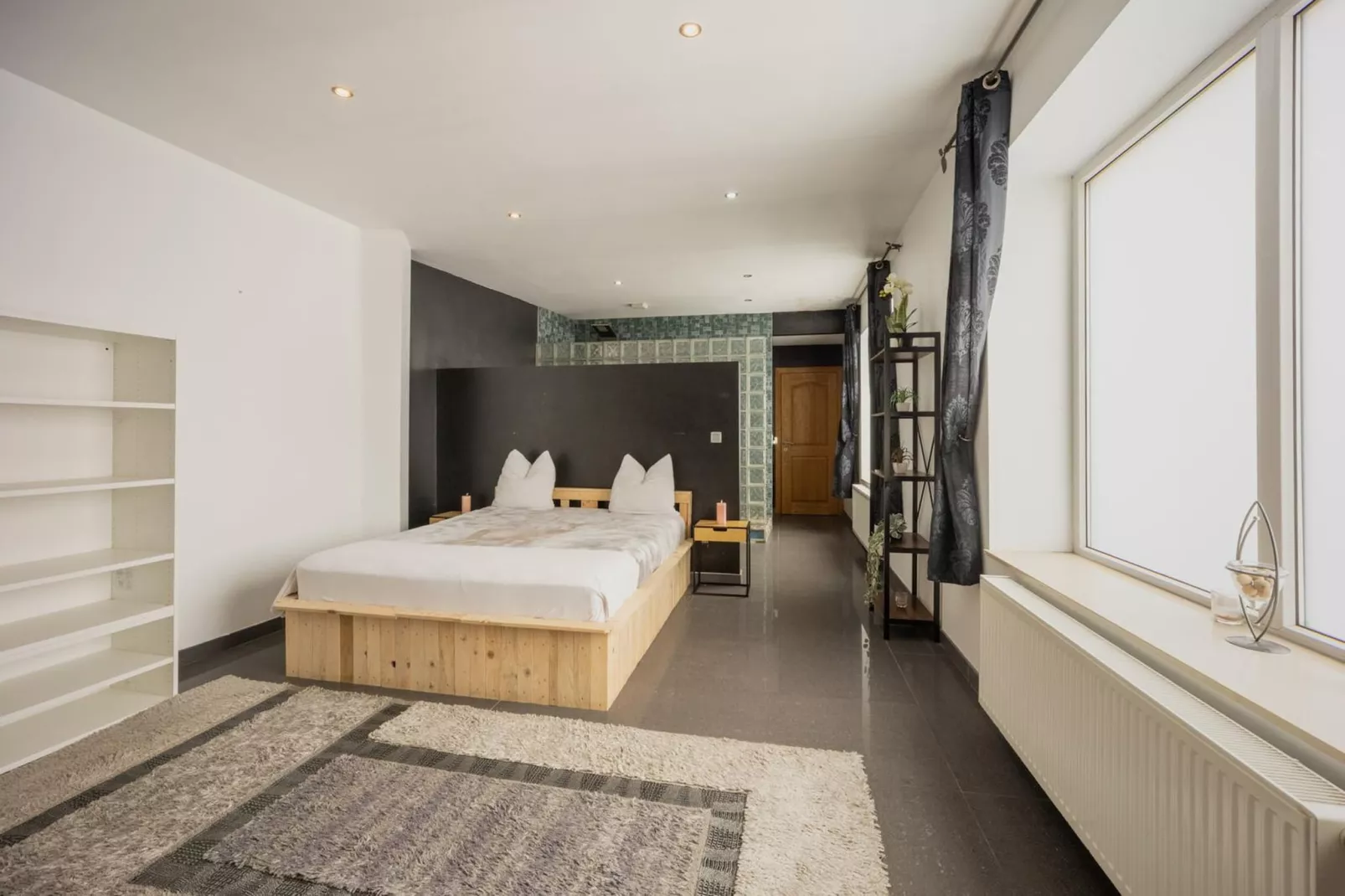 Magnifique maison de vacances pour 10 adultes avec pscine intérieure  Sauna Bains à remous et  Hamam - Chambre
