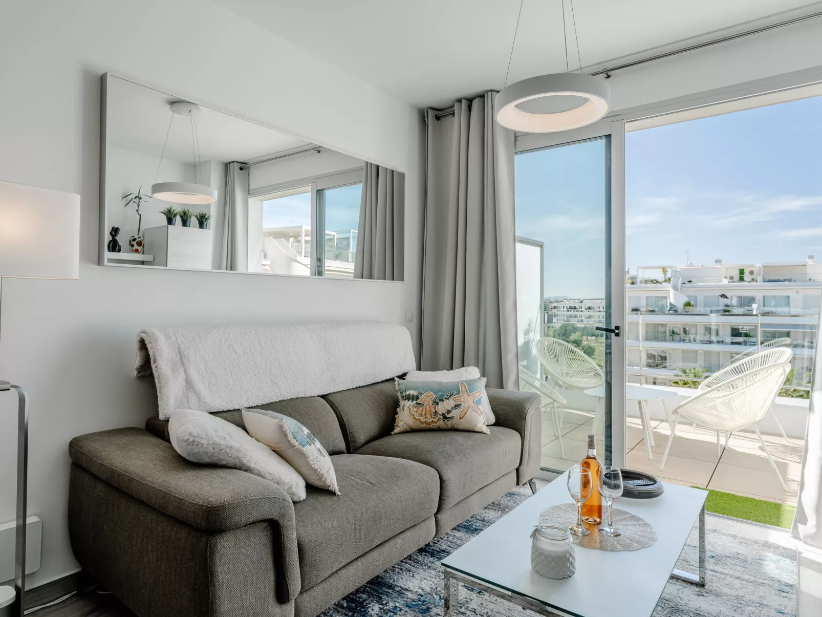 Marina Real I - Drinnen