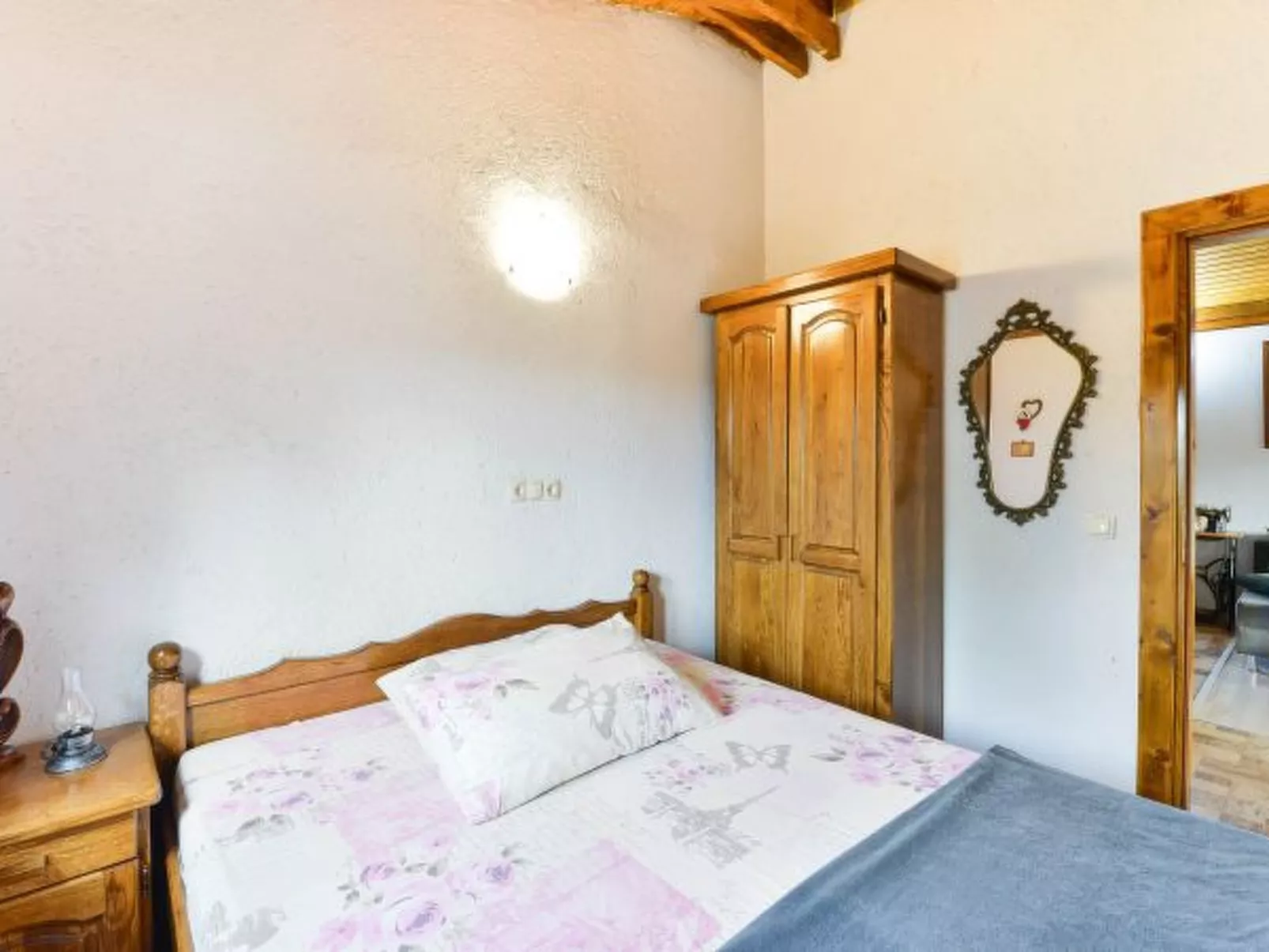 Villa Serena with pool - Image-tags.info