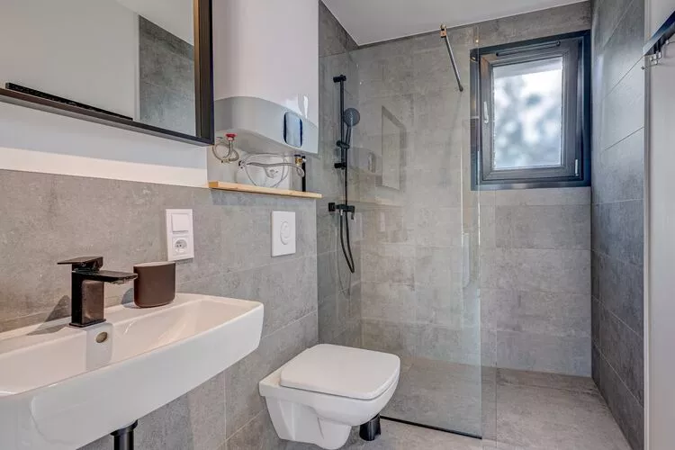 Dom dla 6 osób z antresolą-Bathroom