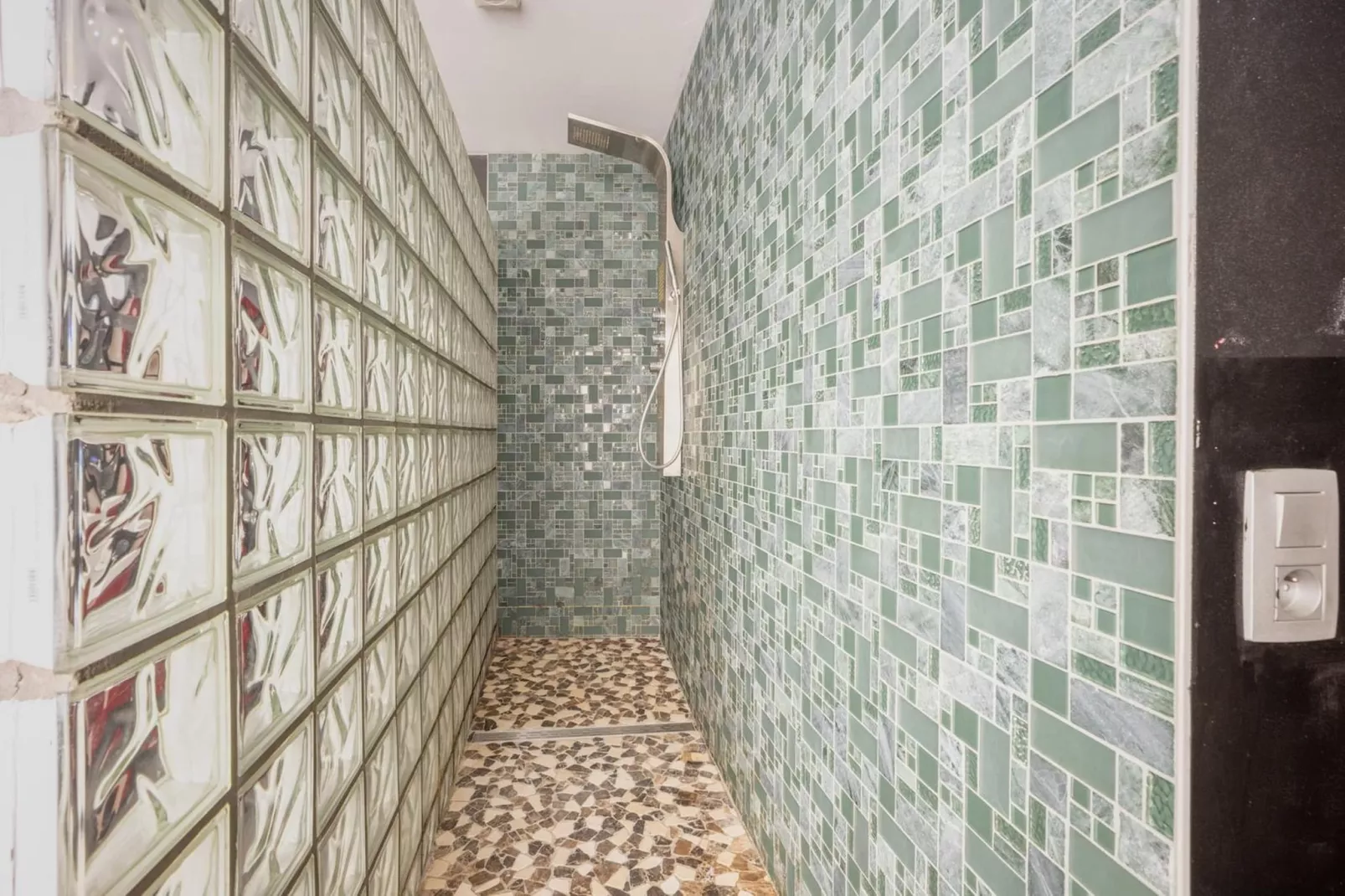 Magnifique maison de vacances pour 10 adultes avec pscine intérieure  Sauna Bains à remous et  Hamam - Salle de bain