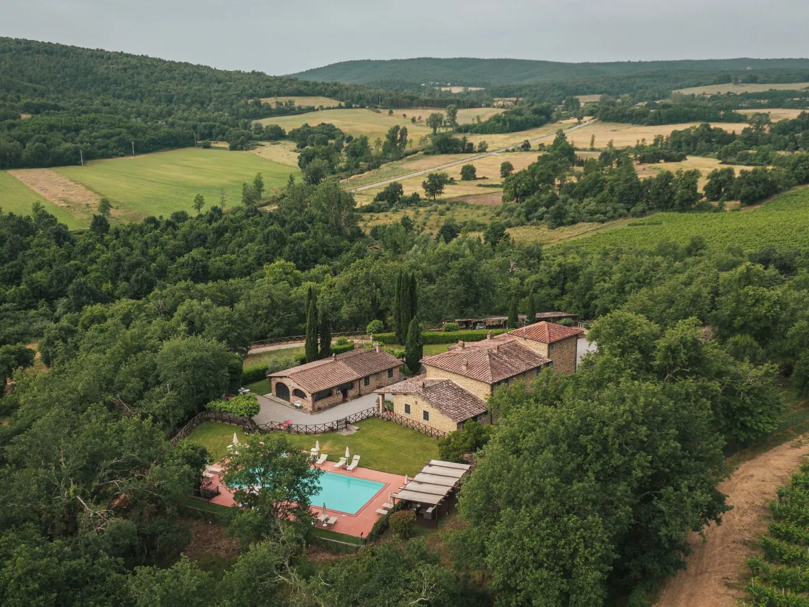 Wohnung in Bucine mit Großem Garten - Draußen