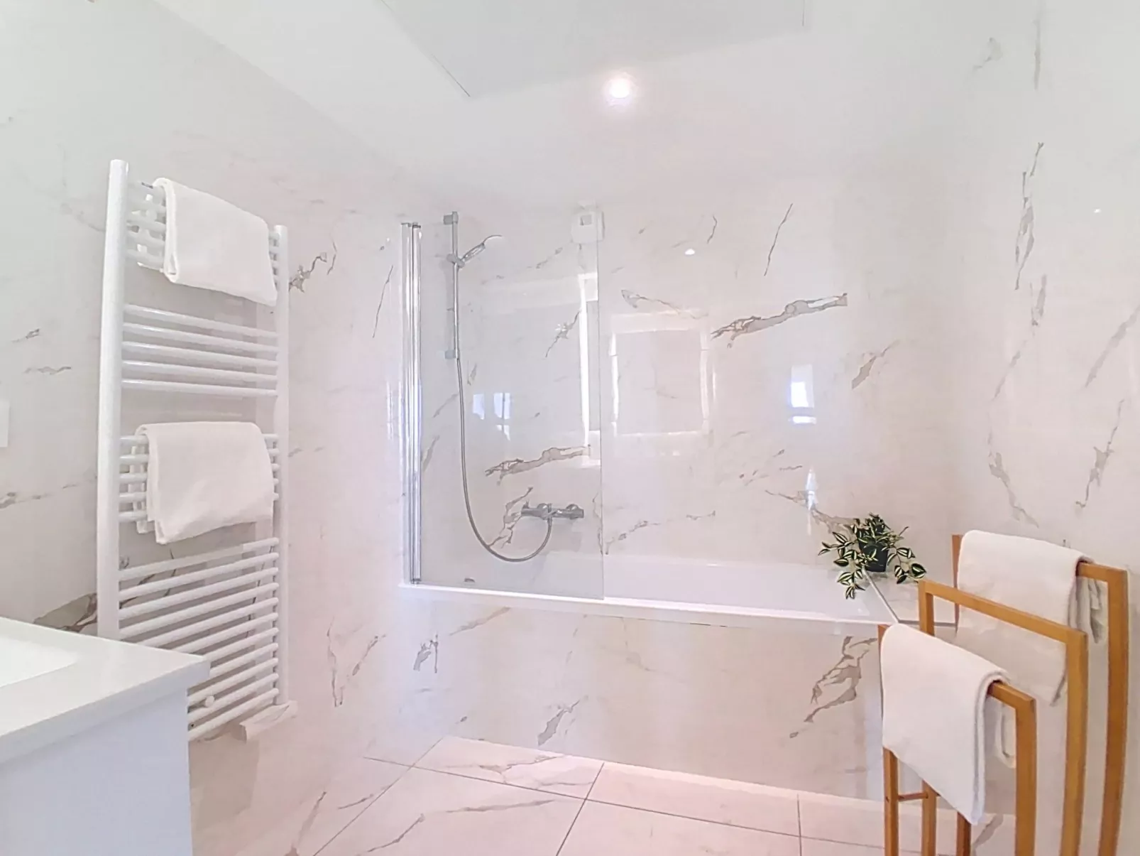 Seaside View - Inside